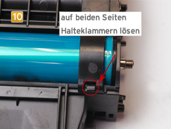 Samsung MLT-D 103 - Halteklammern lösen