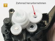 Brother TN-1050, HL-1110, HL-1112 Zahnrad herunternehmen Brother HL-1110, HL-1112 - Nachfüllanleitung