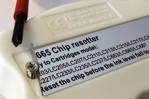 Sostituzione della batteria sul chip resetter