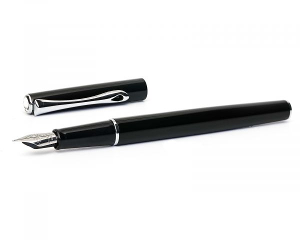 Fountain pen Diplomat Traveller laquer black, stainless steel nib M