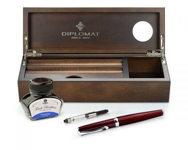 Set stilografica Diplomat Excellence A2 Magma Red con inchiostro per stilografica in blu reale in una scatola di legno pregiato di alta qualità, campi in acciaio inox M