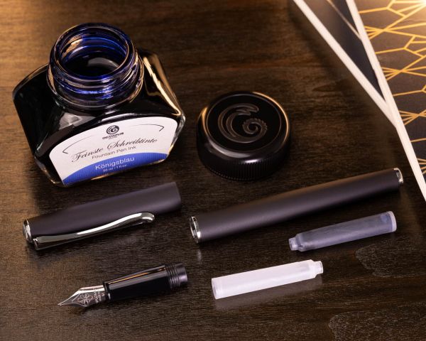Fountain pen Diplomat Traveller black matt with fountain pen ink and converter, stainless steel nib M