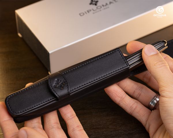 Set Stilografica Diplomat Aero Oxyd Brass con Astuccio in Pelle e Inchiostro, Pennino M