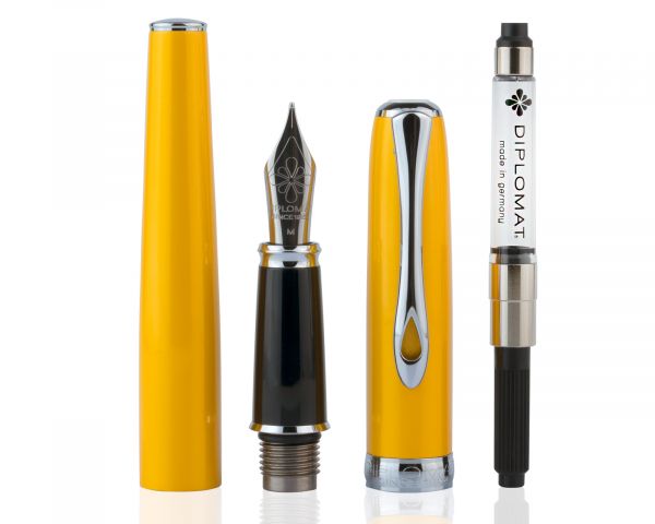 Set stilografica Diplomat Excellence A2 Yellow con inchiostro per stilografica in blu reale in una scatola di legno pregiato di alta qualità, campi in acciaio inox M