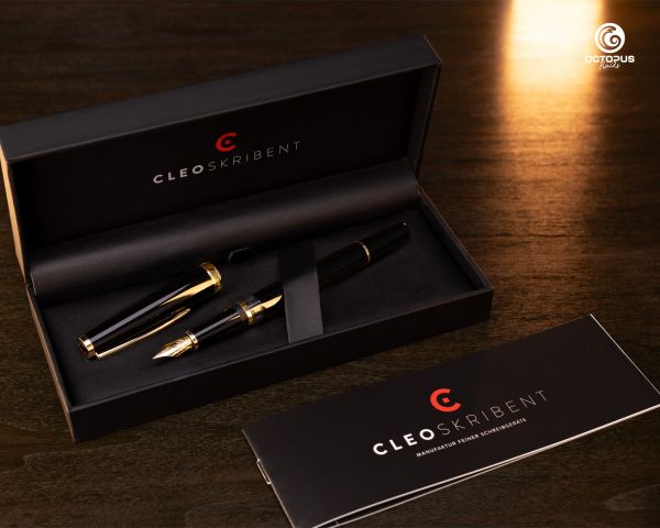 Cleo Skribent Classic Oro Penna stilografica a stantuffo, nero, pennino M