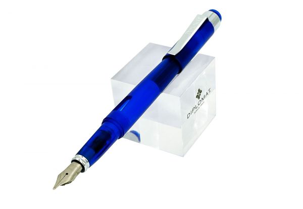 Penna stilografica Diplomat Magnum blu trasparente con inchiostro da scrittura e convertitore, M-nib in acciaio inox