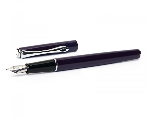 Füllhalter Traveller deep purple, Stärke M