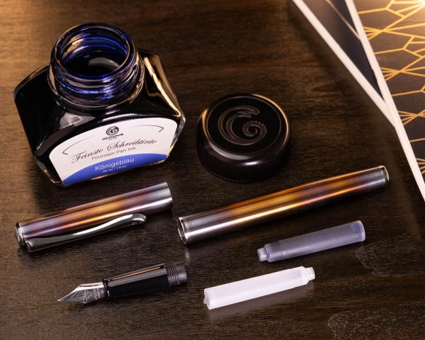 Füllhalterset Diplomat Traveller Flame mit Lederetui, Schreibtinte und Tintenkonverter, Stärke M