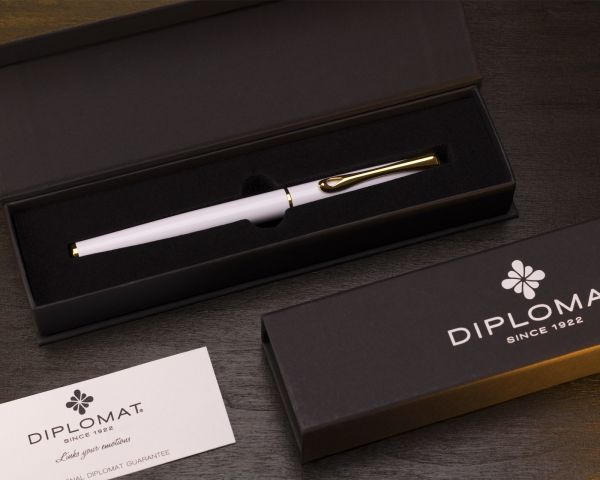Penna stilografica Diplomat Traveller Snowwhite Oro con inchiostro da scrittura e convertitore, M-nib in acciaio inox