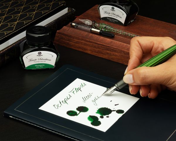 Stilografica Diplomat Aero verde, M-nib in acciaio inox, con inchiostro da scrittura perfettamente abbinato