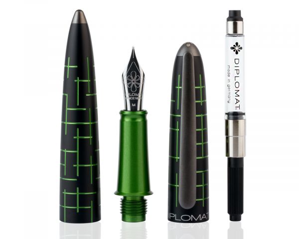 Set di penne stilografiche Diplomat Elox Matrix nero-verde con inchiostro da scrittura e astuccio in legno di ciliegio