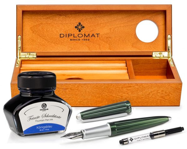 Set di penne stilografiche Diplomat Aero Evergreen con inchiostro da scrittura e astuccio in legno di ciliegio