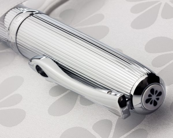 Penna stilografica Diplomat Excellence A2 guilloche chrom, pennino M