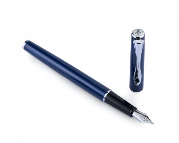 Diplomat Traveller Penna stilografica Navy Blue, M-nib in acciaio inox