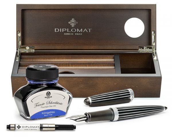 Füllhalter Set Diplomat Aero Stripes Black mit Schreibtinte und Stiftetui aus Wenge-Holz