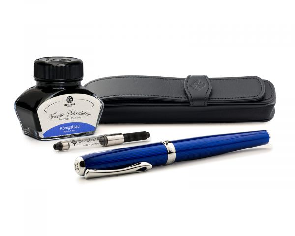 Penna stilografica Diplomat Excellence A2 Skyline Blue, con inchiostro per stilografica in blu reale e astuccio in vera pelle, M-nib in acciaio inox
