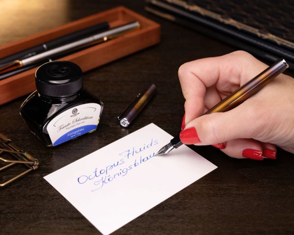 Penna stilografica Diplomat Traveller Flame con inchiostro da scrittura e convertitore, M-nib in acciaio inox