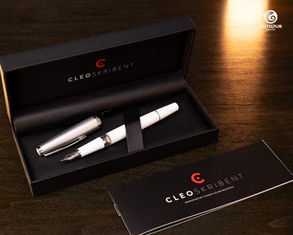 Cleo Skribent Classic Metallo penna stilografica a stantuffo, bianco, pennino M