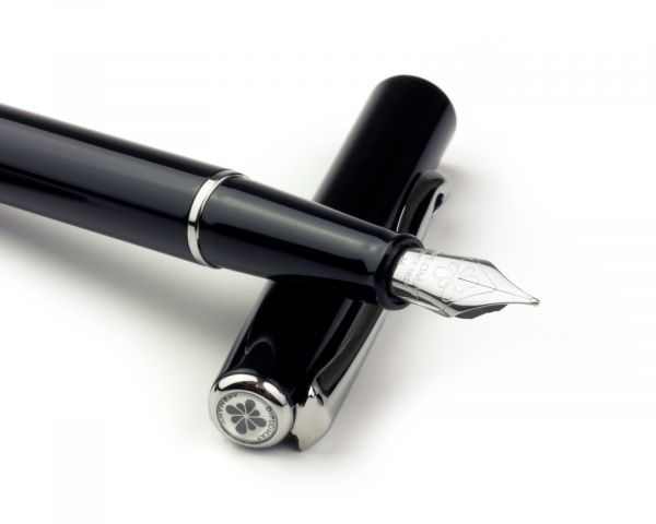 Fountain pen Diplomat Traveller laquer black, stainless steel nib M