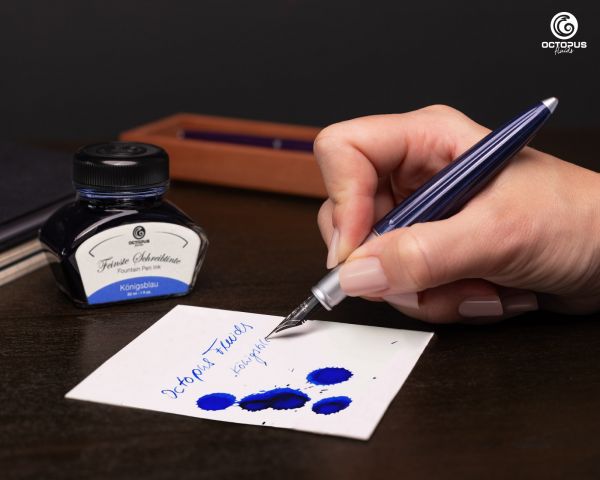 Set di penne stilografiche Diplomat Aero Midnight Blue con astuccio in pelle e inchiostro, misura M