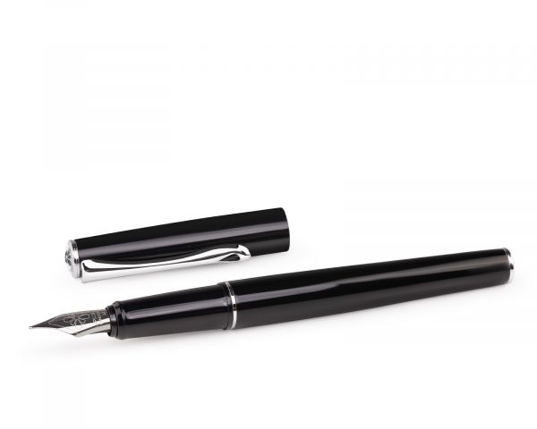 Diplomat Esteem Füllhalter lack schwarz mit Schreibtinte und Lederetui, Feder M