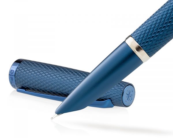 Stilografica Diplomat Viper blu guilloché, pennino F-M