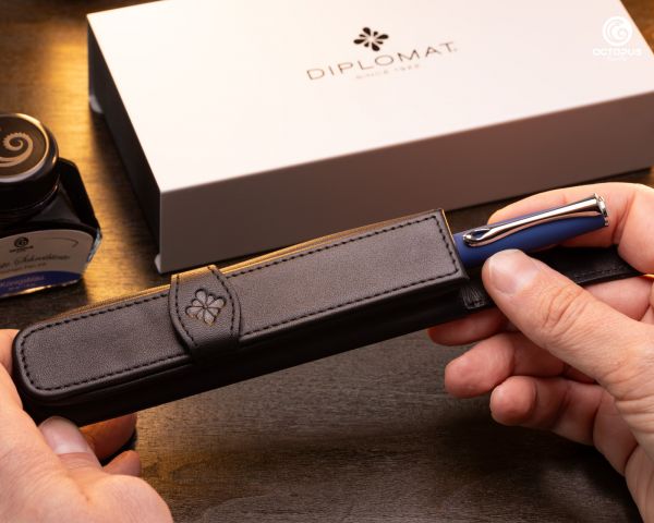 Diplomat Esteem Fountain Pen matte black with ink and leather case, nib M