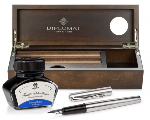 Stilografica Diplomat Esteem cromo opaco con inchiostro e cofanetto in legno di wengé, pennino M