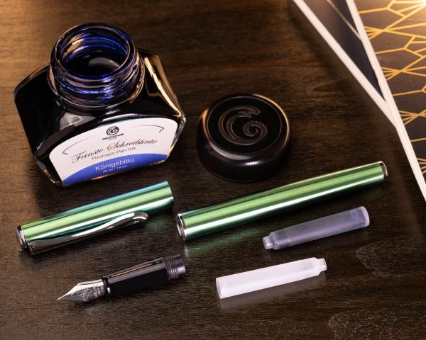 Stilografica Diplomat Traveller Funky Green con inchiostro da scrittura e convertitore d'inchiostro, misura M