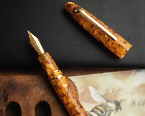 Esterbrook Estie Honeycomb Gold Trim Fountain Pen for Cartridges
