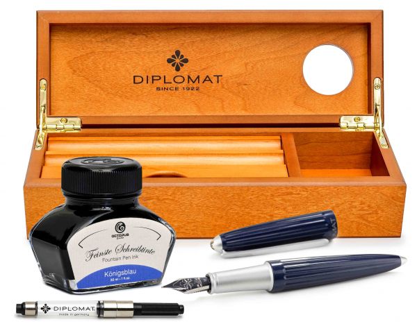 Set di penne stilografiche Diplomat Aero Midnight Blue con inchiostro da scrittura e astuccio in legno di ciliegio