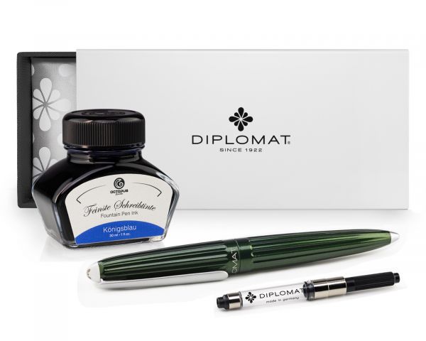 Stilografica Diplomat Aero Evergreen con inchiostro da scrittura, forza M