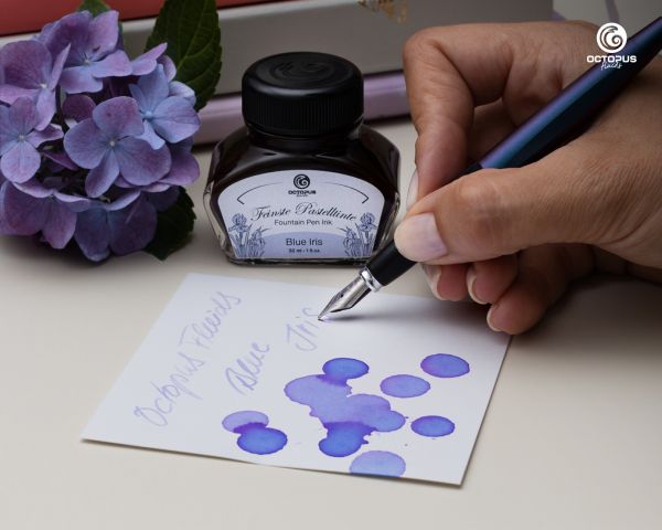 Penna stilografica inchiostro viola pastello "Blue Iris"