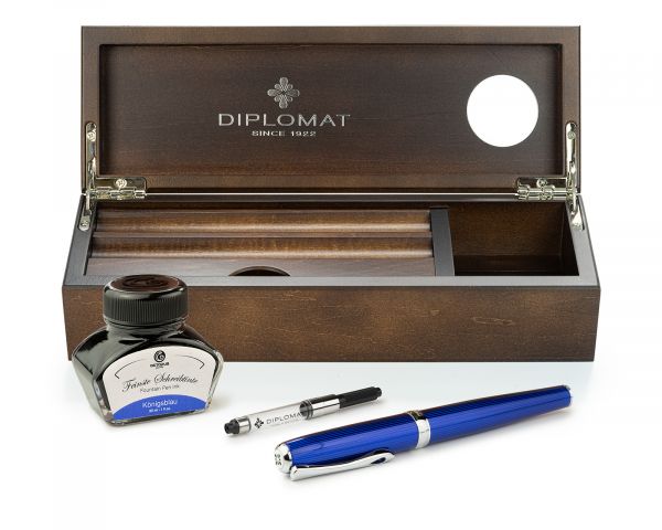 Set stilografica Diplomat Excellence A2 Skyline Blue con inchiostro per stilografica in blu reale in una scatola di legno pregiato di alta qualità, campi in acciaio inox M