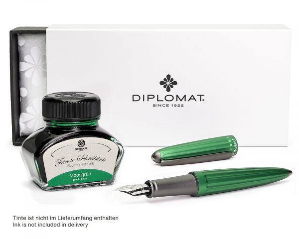 Stilografica Diplomat Aero verde, campi in acciaio inox M