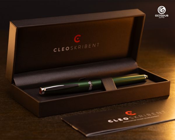 Cleo Skribent Classic Gold, cartridge fountain pen set, M nib, and 30 ml ink