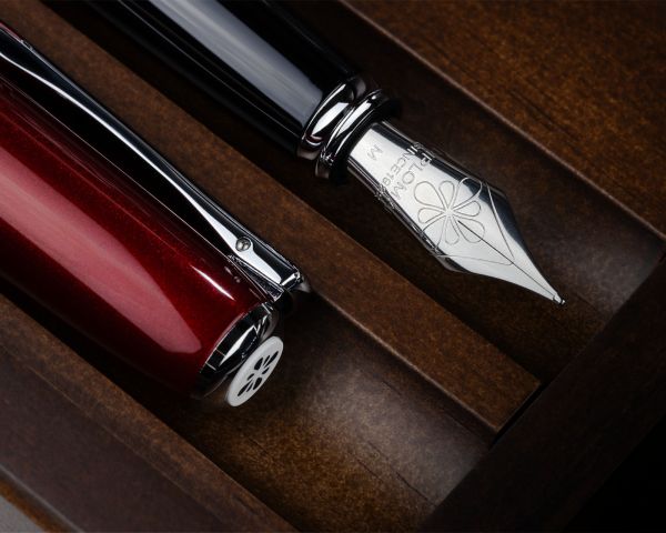 Penna stilografica Diplomat Aero blu, M-nib in acciaio inox, con inchiostro da scrittura perfettamente abbinato