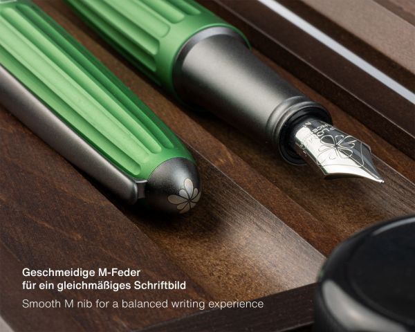 Set stilografica Diplomat Aero verde con inchiostro per stilografica perfettamente abbinato e vassoio della penna in legno pregiato - wenge