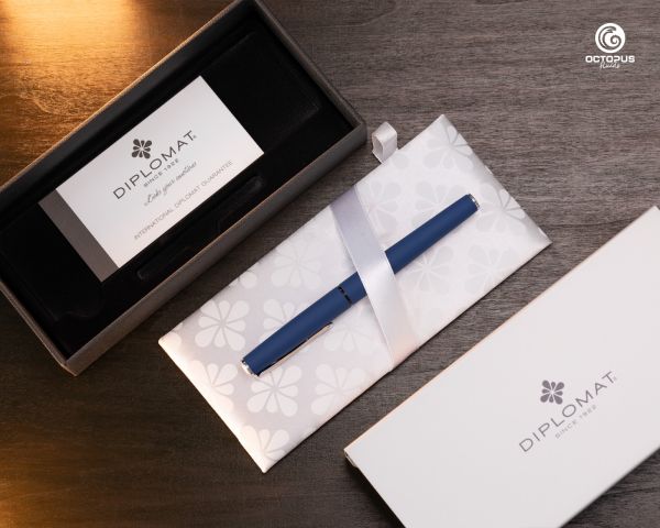 Füllhalter Diplomat Esteem blau matt, Stärke M