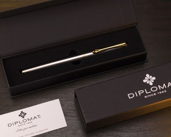 Diplomat Traveller Penna stilografica Acciaio inossidabile placcato oro, M-nib in acciaio inox