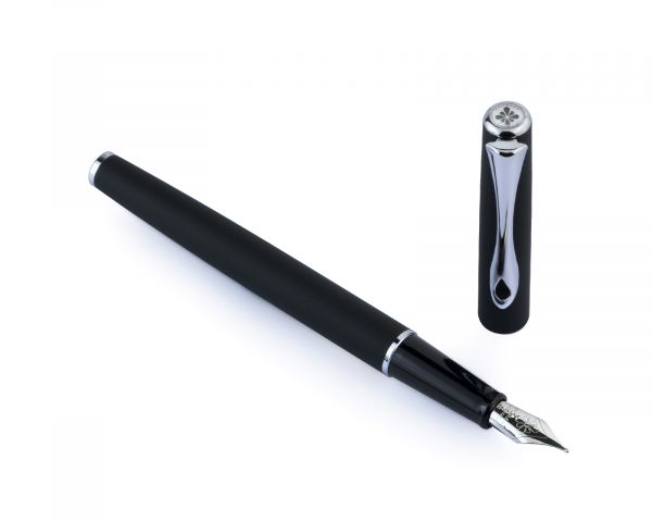 Diplomat Traveller Penna stilografica nero opaco, M-nib in acciaio inox