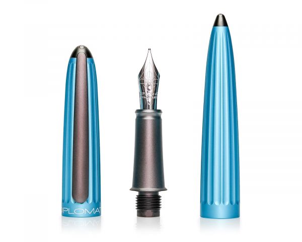 Set stilografica Diplomat Aero turchese, campi in acciaio inox M, con inchiostro per stilografica in blu reale e astuccio in vera pelle