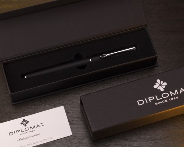 Fountain pen Diplomat Traveller black matt with fountain pen ink and converter, stainless steel nib M