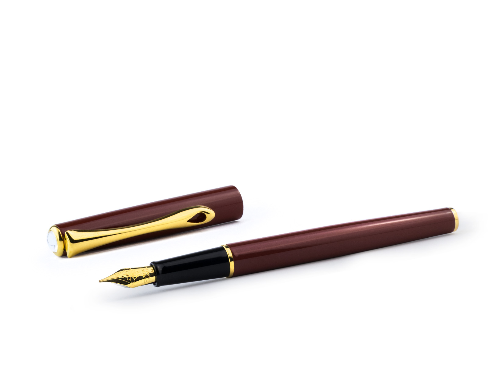 Diplomat Traveller Dark Red Gold Vulpenset, Metalen Vulpen In Set Met Inkt En Converter Schrijfset 3225826281