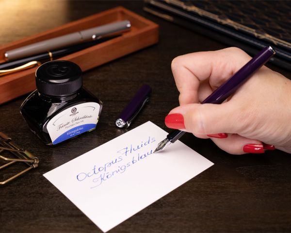 Füllhalterset Diplomat Traveller Deep Purple mit Lederetui, Schreibtinte und Tintenkonverter, Stärke