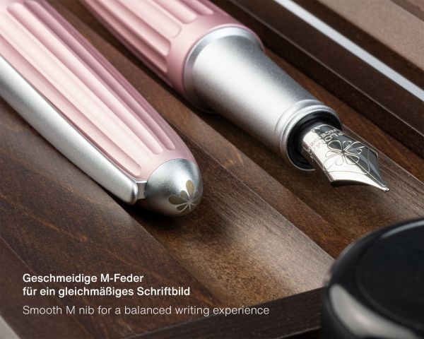 Set stilografica Diplomat Aero rosa antico con inchiostro per stilografica perfettamente abbinato e vassoio della penna in legno pregiato - wenge