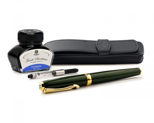 Penna stilografica Diplomat Excellence A2 Evergreen Gold, con inchiostro per stilografica in blu reale e astuccio in vera pelle, M-nib in acciaio inox
