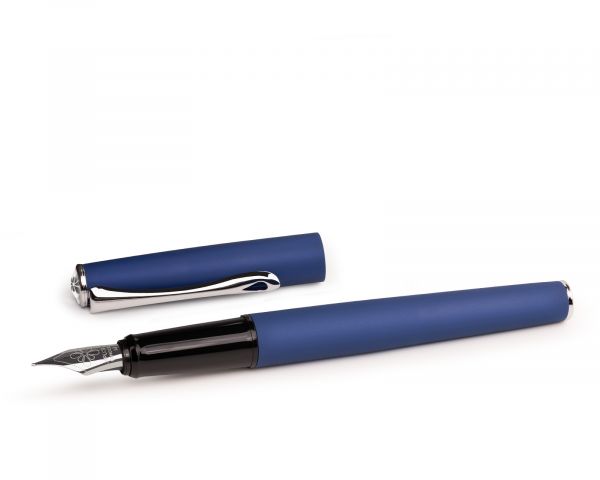 Stilografica Diplomat Esteem blu opaco con inchiostro e astuccio in pelle, pennino M