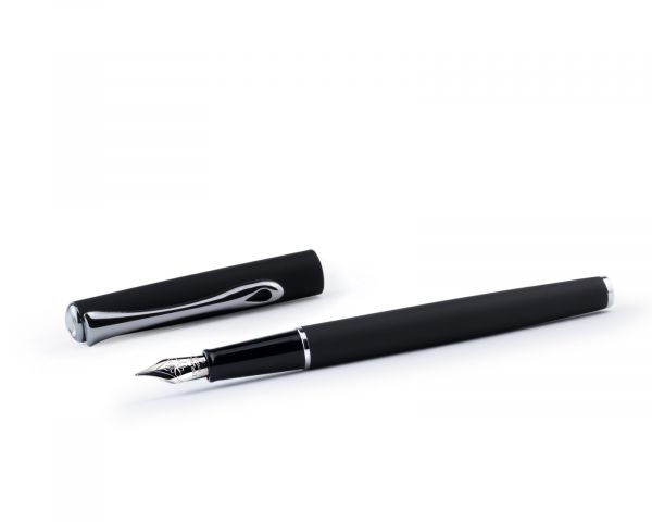 Diplomat Traveller Penna stilografica nero opaco, M-nib in acciaio inox