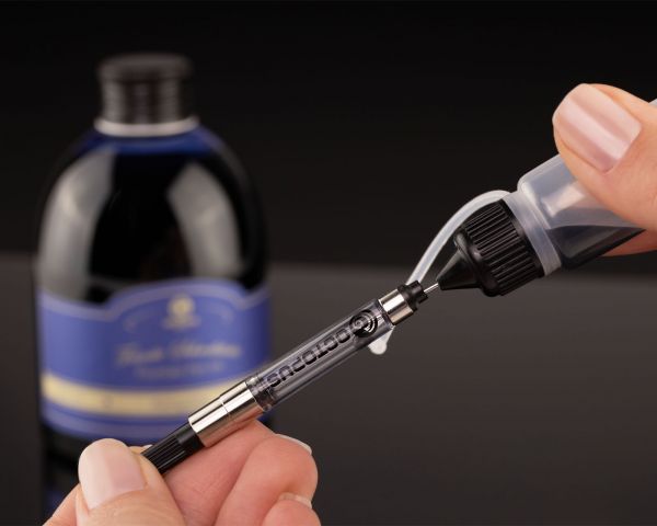 10 x 10 ml needle tip bottles for oils, dyes etc. with black needle tip